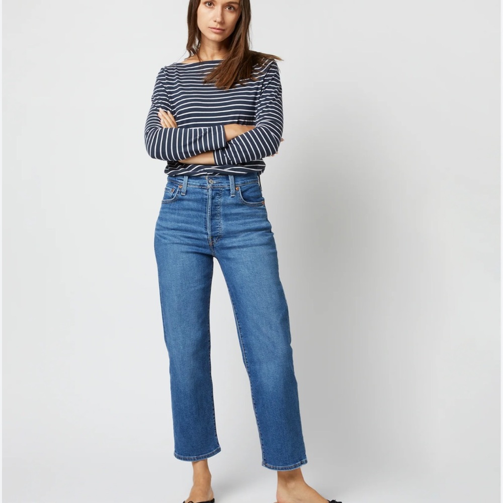 Levi’s Ribcage Straight Button Fly Jeans Size 31 Medium Wash Petite Length